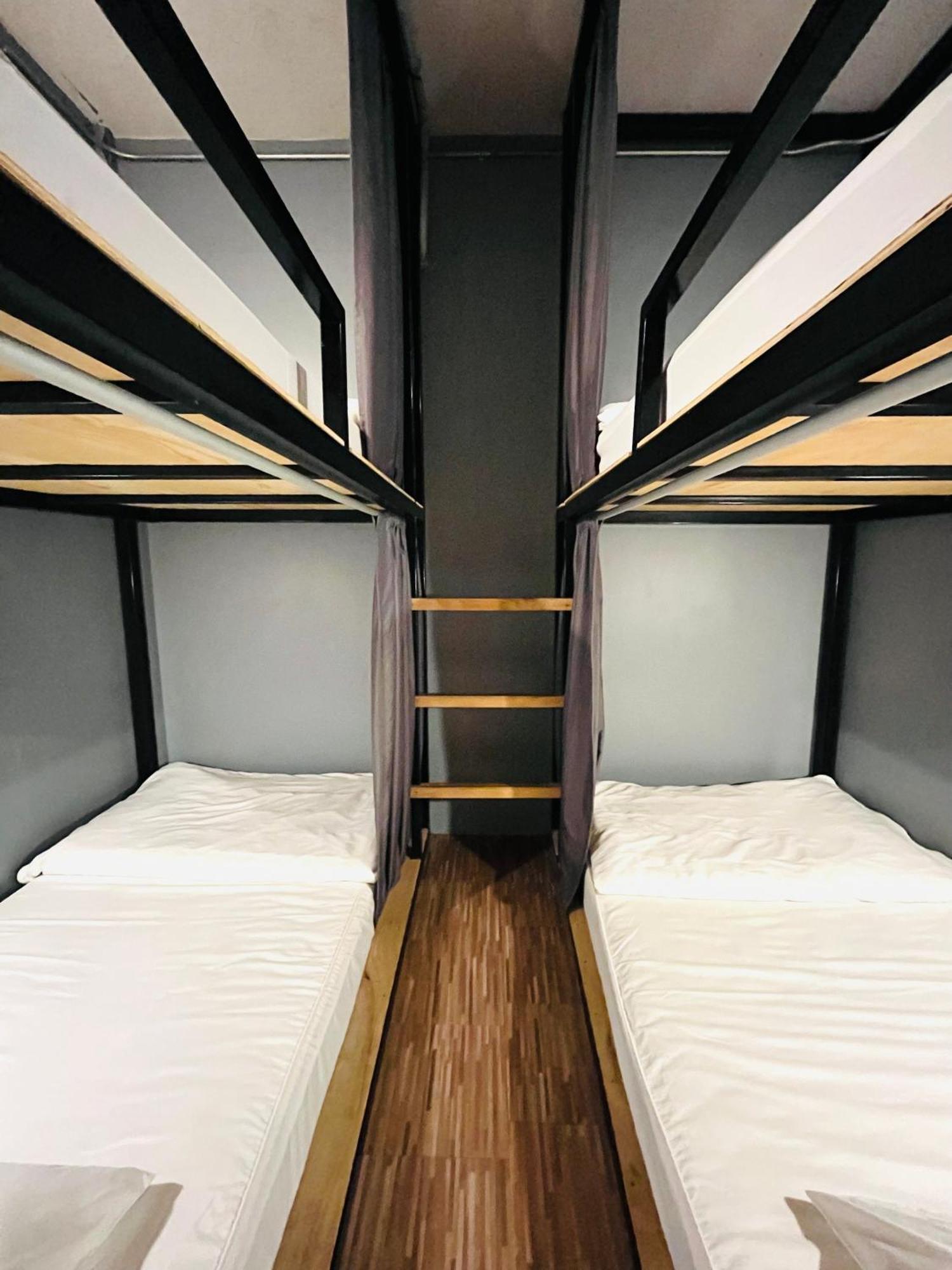 The Backpack Hostel Bangkok Exterior foto